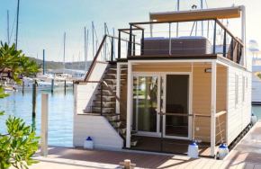 Marina Luxury Houseboat Lavender
